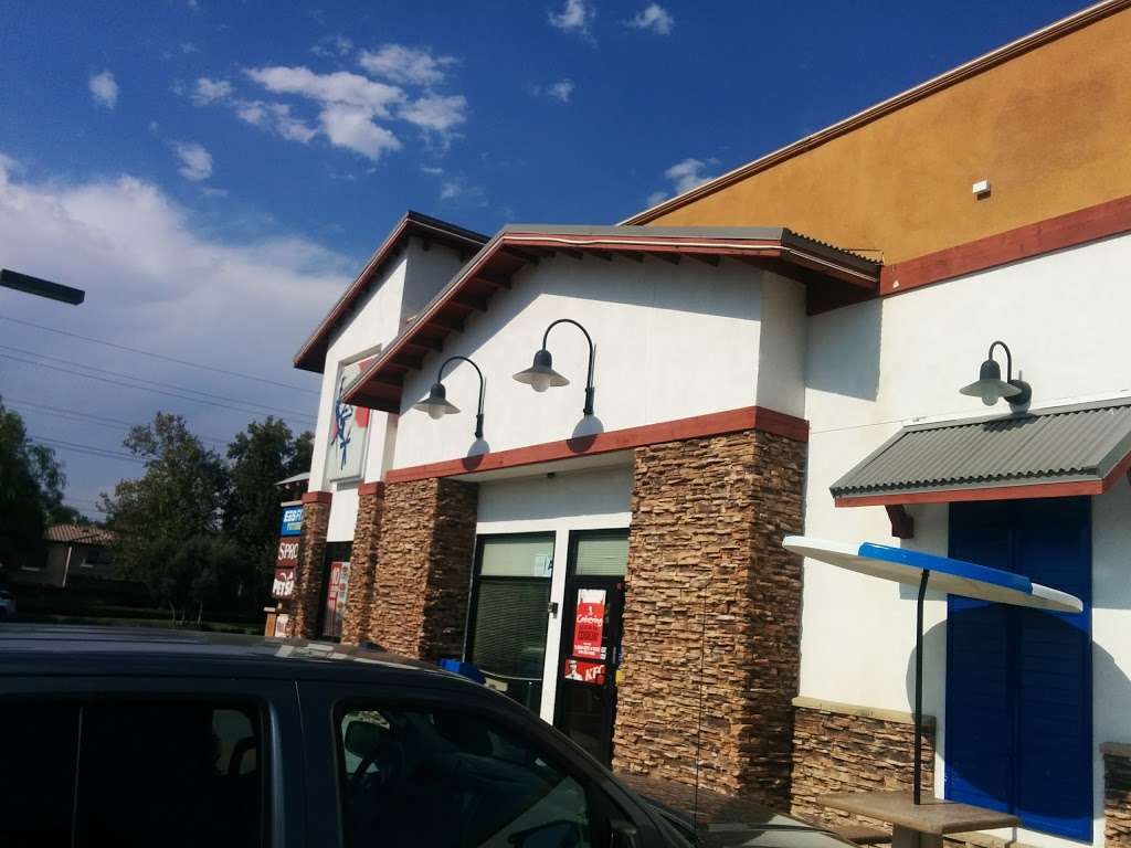 KFC | 32425 CA-79, Temecula, CA 92592, USA | Phone: (951) 302-2199