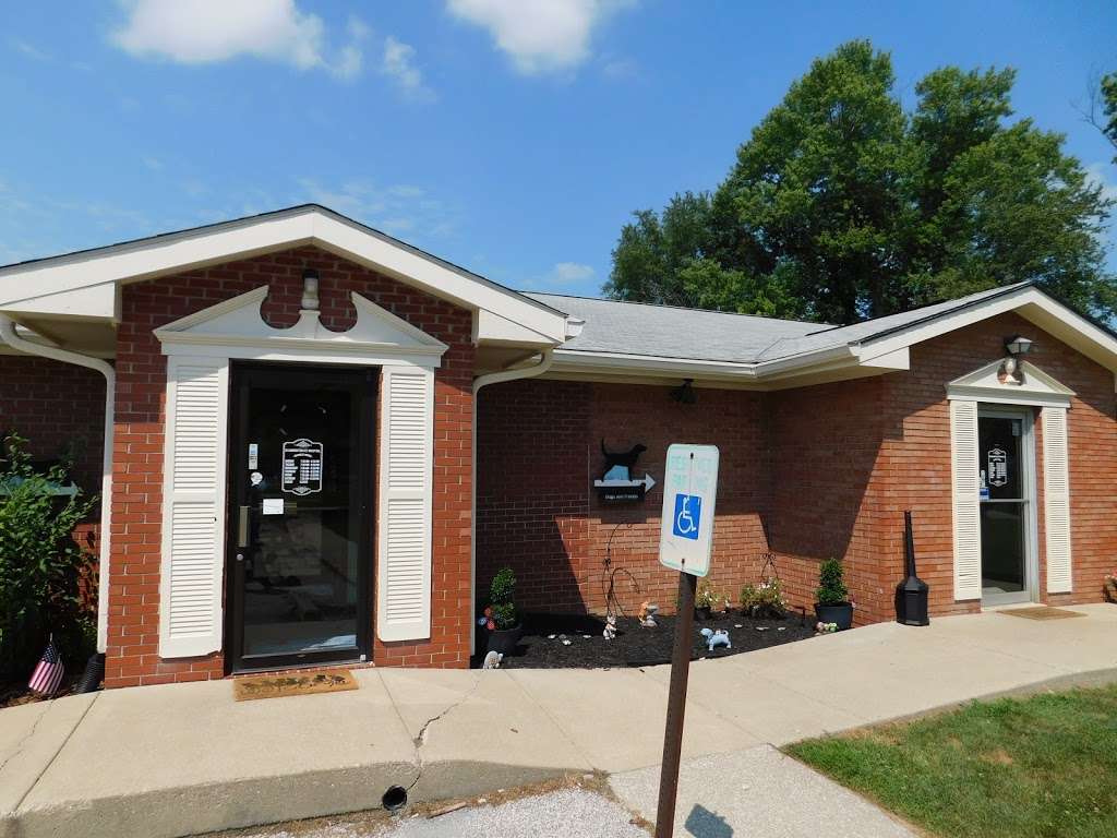 Bloomington Veterinary Hospital in 115 N Smith Rd, Bloomington, IN