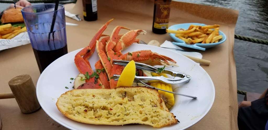 Skippers Pier Restaurant & Dock Bar | 6158 Drum Point Rd, Deale, MD 20751, USA | Phone: (410) 867-7110