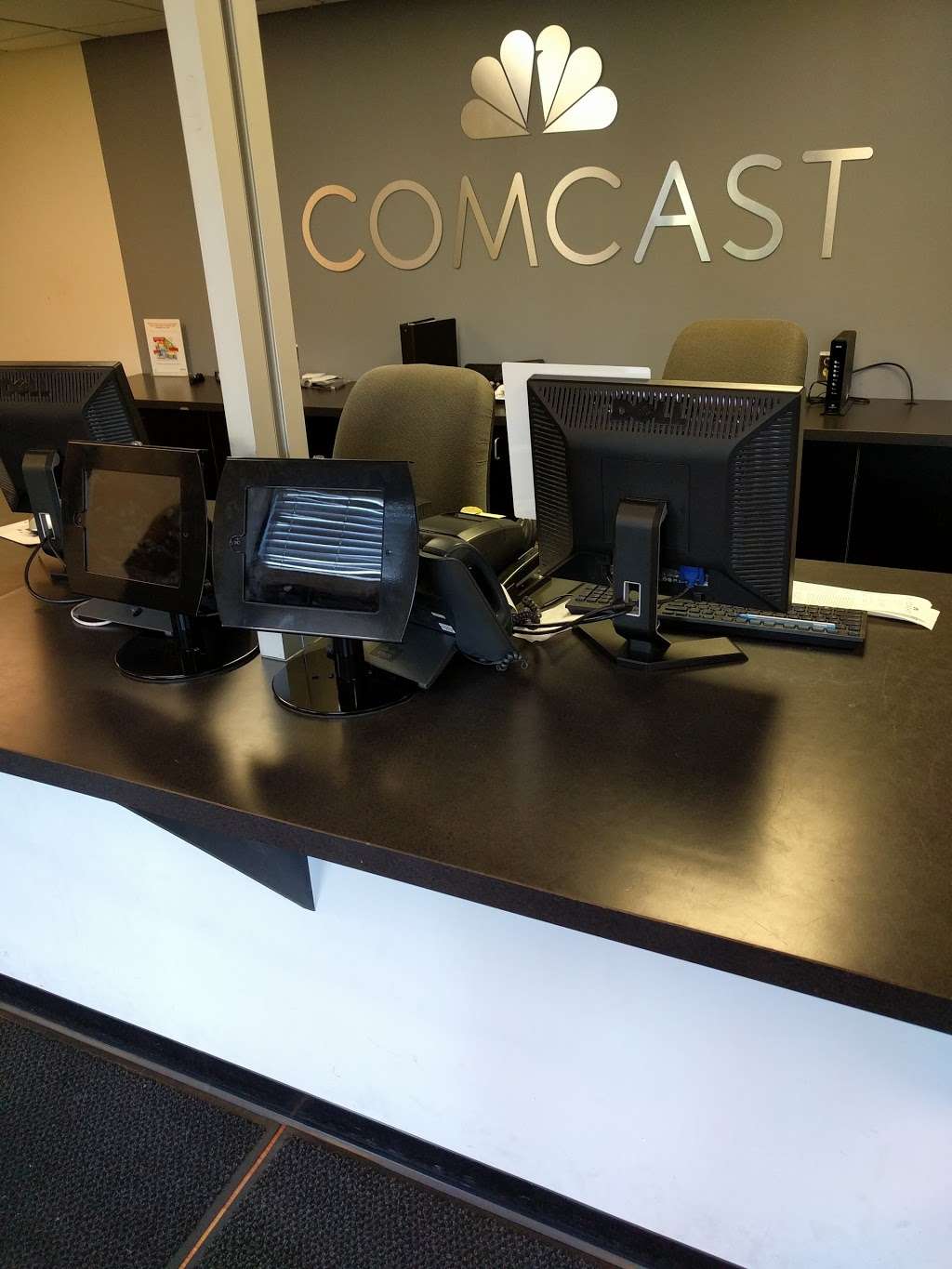 Comcast Service Center | 279 Amwell Rd, Hillsborough Township, NJ 08844, USA | Phone: (800) 266-2278