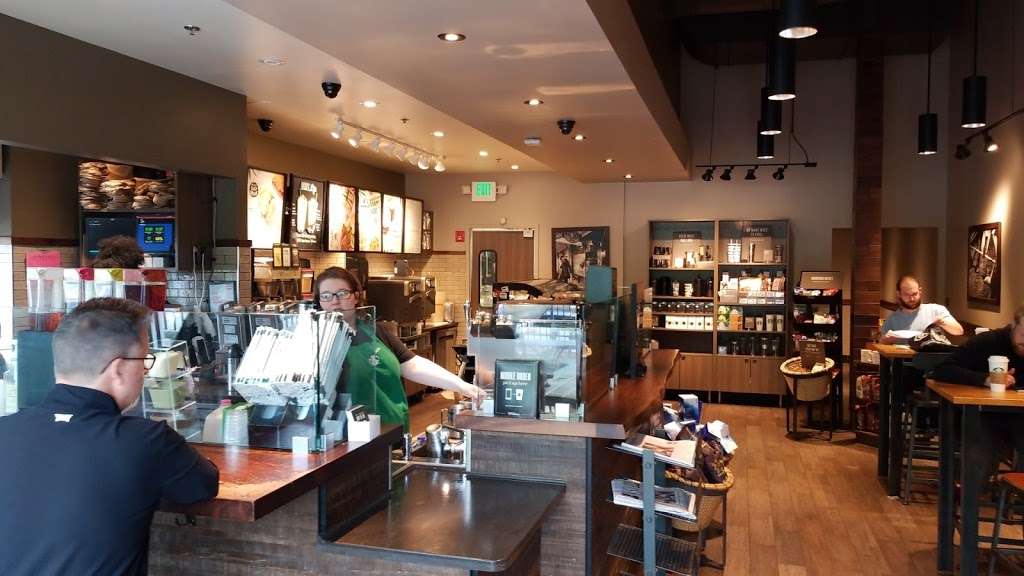 Starbucks | 1147 N Eola Rd Suite 101, Aurora, IL 60502, USA | Phone: (630) 499-5330