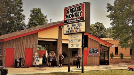 Grease Monkey | 2001 Pisgah Church Rd, Greensboro, NC 27455, USA | Phone: (336) 545-1720