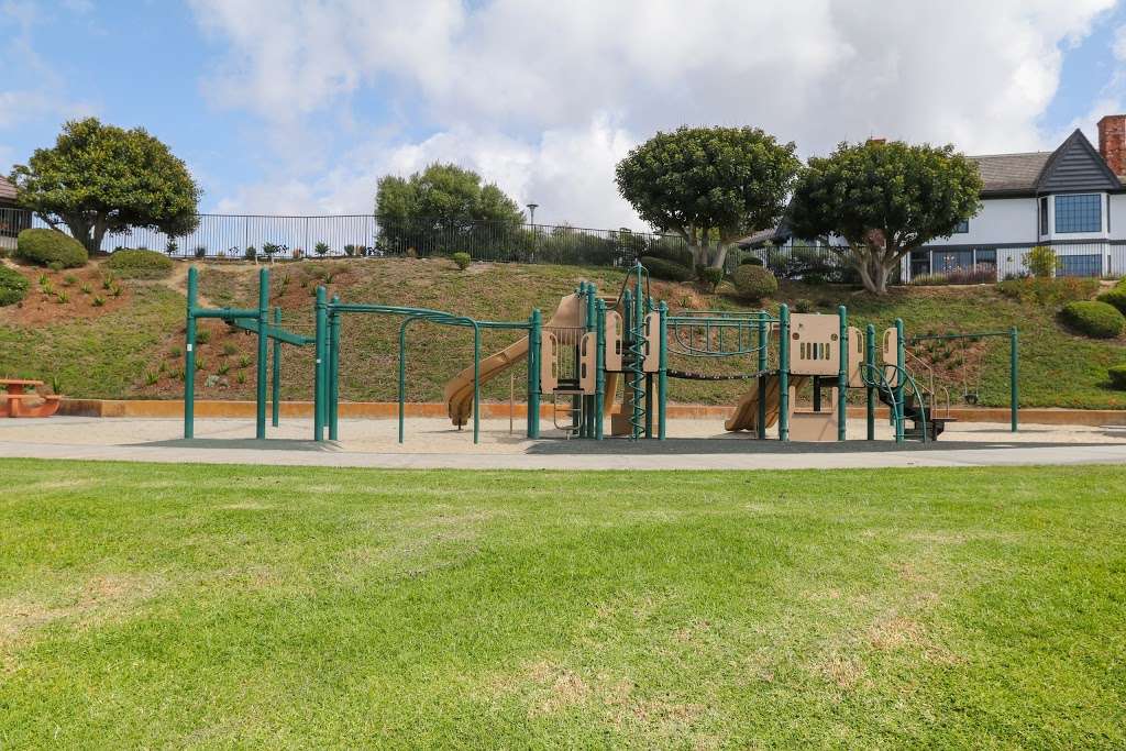 Spyglass Hill Park | Spy Glass Hill Rd, Newport Beach, CA 92660, USA | Phone: (949) 644-3151