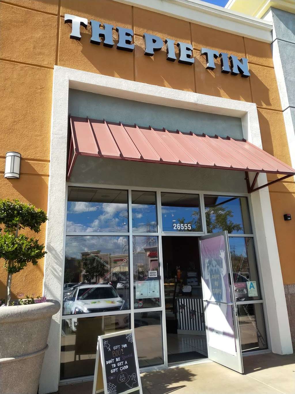The Pie Tin | 26555 Golden Valley Rd, Santa Clarita, CA 91350 | Phone: (661) 222-2370