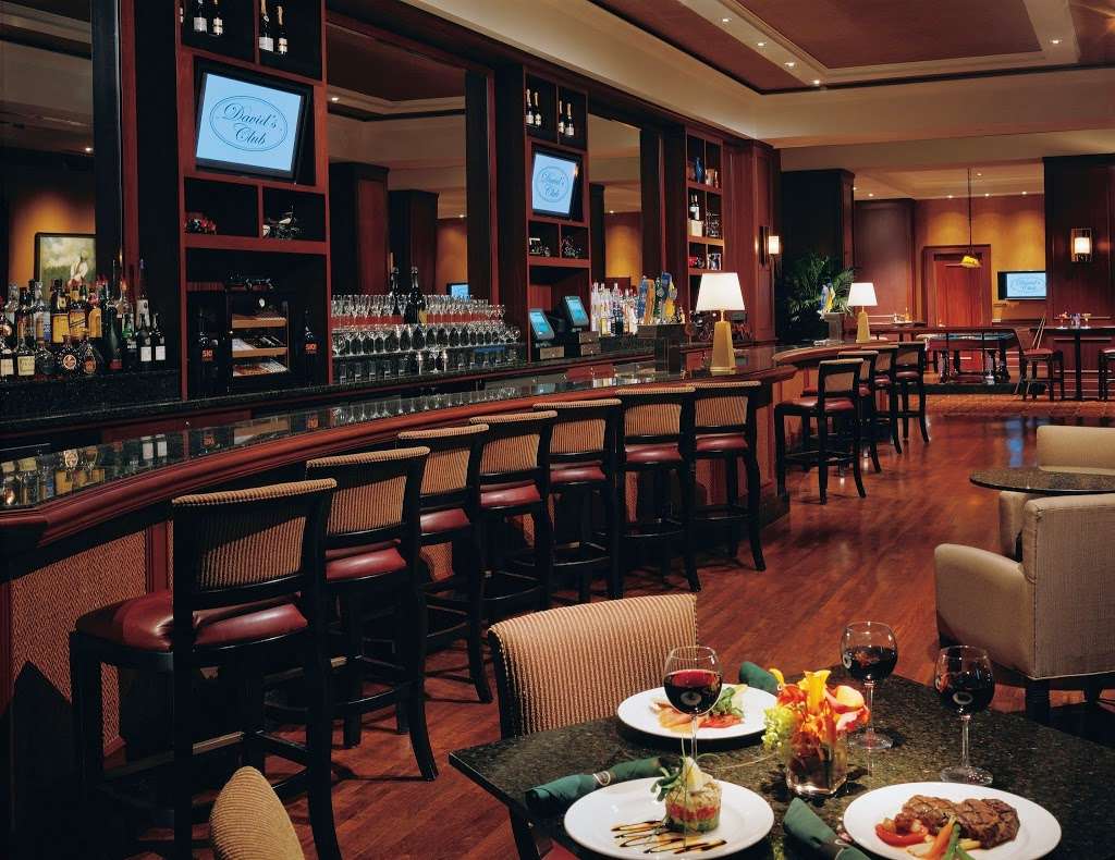 Davids Club Sports Bar & Grill | 1500 Masters Blvd, Championsgate, FL 33896, USA | Phone: (407) 390-6565