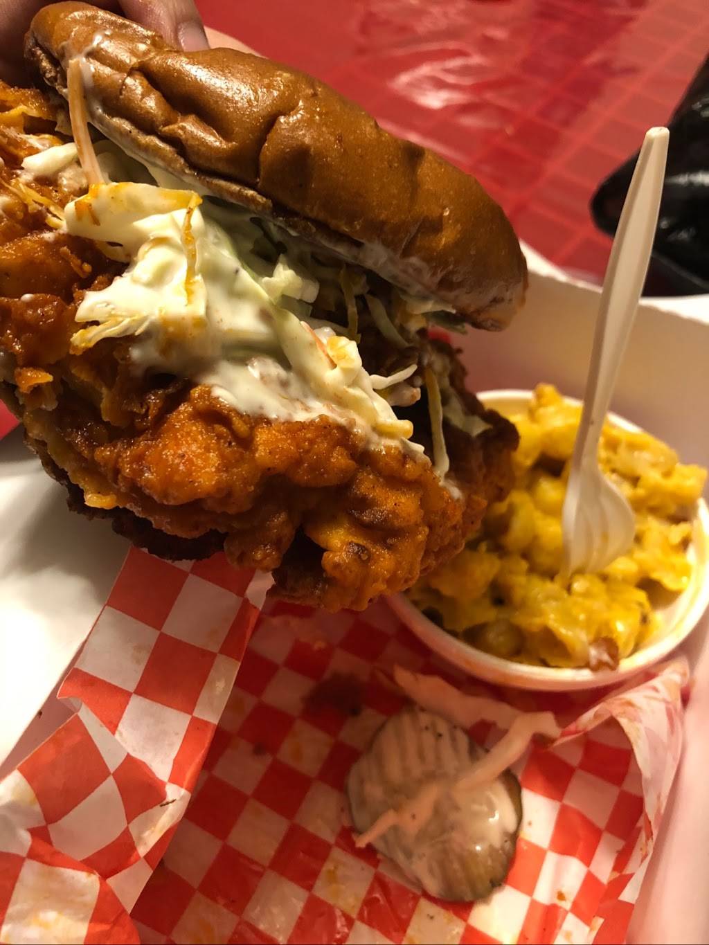 2 Neighbors Hot Chicken | 324 E Belt Line Rd, DeSoto, TX 75115, USA | Phone: (972) 400-8970