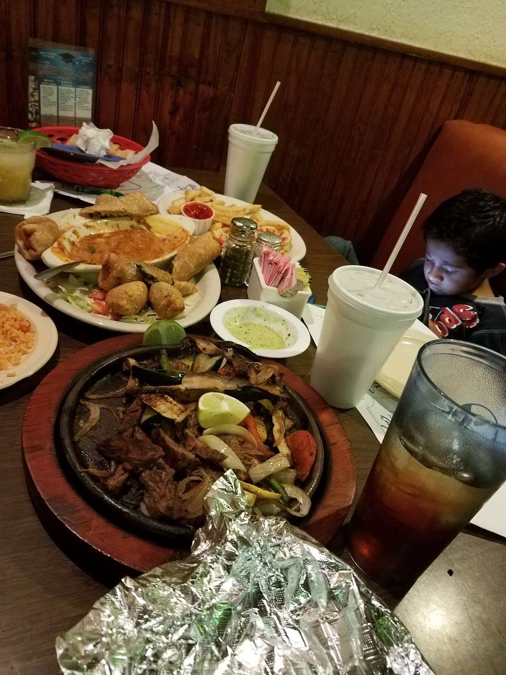 Lunas Mexican Restaurant | Mainland Crossing, 9300 Emmett F Lowry Expy, Texas City, TX 77591, USA | Phone: (409) 986-7919