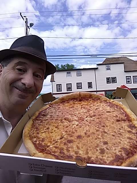 Vics Pizza | 108 Clinton St, Montgomery, NY 12549, USA | Phone: (845) 457-4466