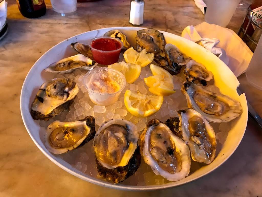 Broadway Oyster Bar | 736 S Broadway, St. Louis, MO 63102, USA | Phone: (314) 621-8811