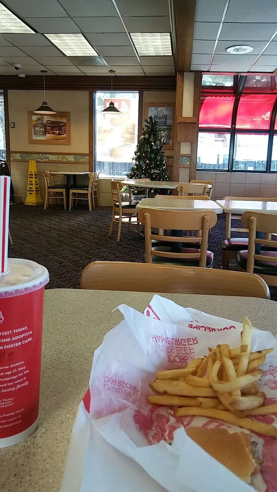 Wendys | 633 W North Ave, Milwaukee, WI 53212, USA | Phone: (414) 263-7397