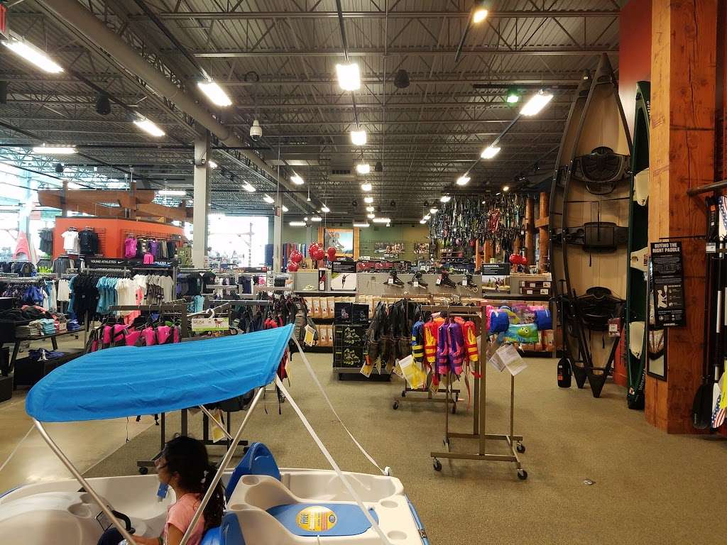 DICKS Sporting Goods | 618 Commons Dr, Geneva, IL 60134, USA | Phone: (630) 943-4100