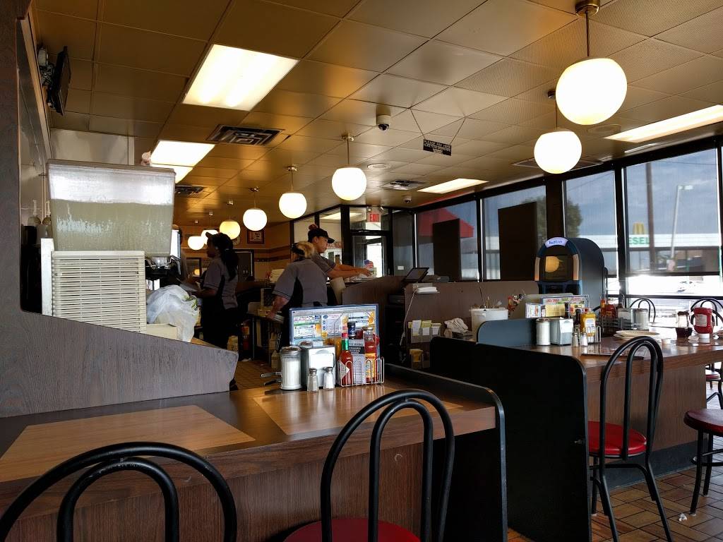 Waffle House | 2610 W Interstate 20, Grand Prairie, TX 75052, USA | Phone: (972) 606-1468