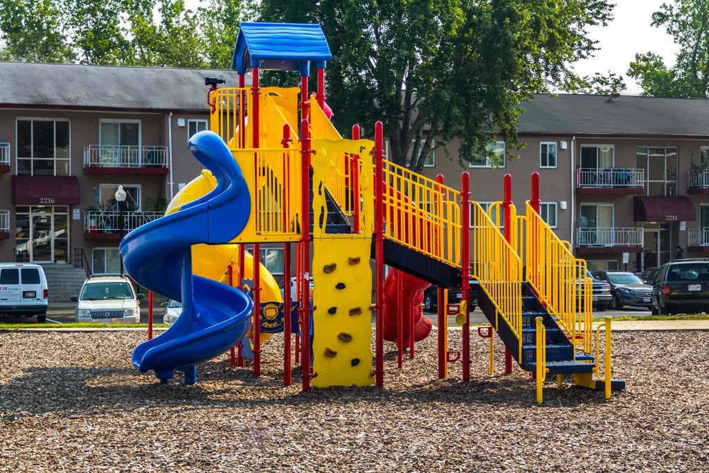 Oxon Hill Village in 2260 Alice Ave, Oxon Hill, MD 20745, USA