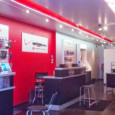 Verizon | 5314 N Clark St, Chicago, IL 60640 | Phone: (773) 961-8415