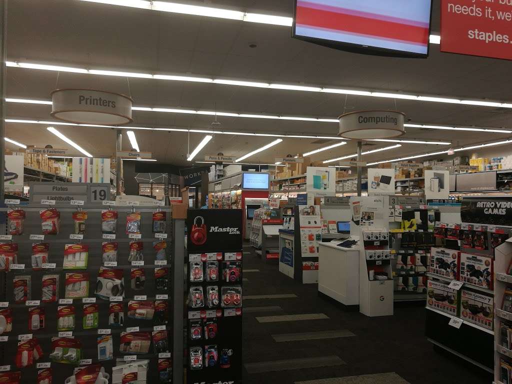 Staples | 991 Providence Hwy, Norwood, MA 02062, USA | Phone: (781) 255-7720