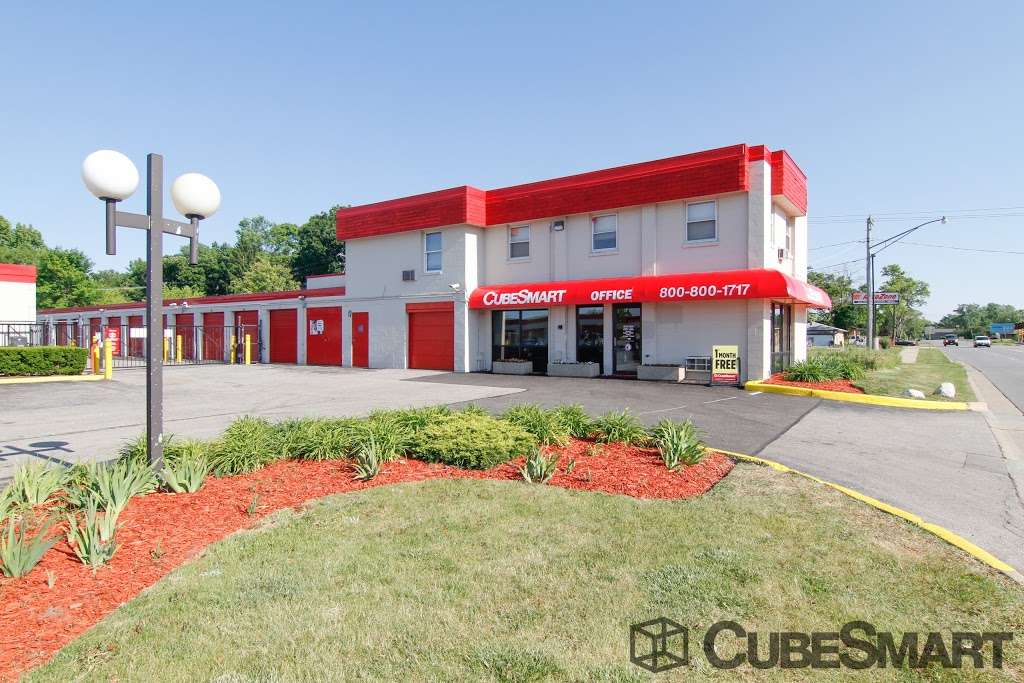 CubeSmart Self Storage | 665 S Green Bay Rd, Waukegan, IL 60085, USA | Phone: (847) 336-2244