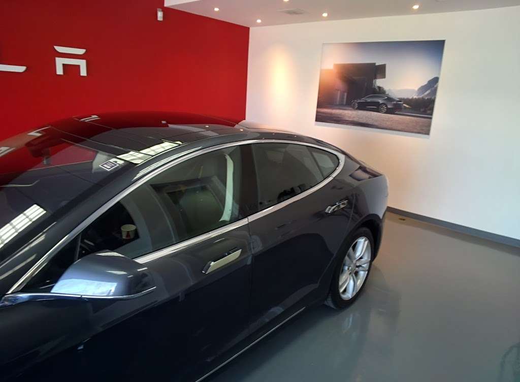 Tesla | 3555 Manchester Trafficway, Kansas City, MO 64129, USA | Phone: (816) 861-0805