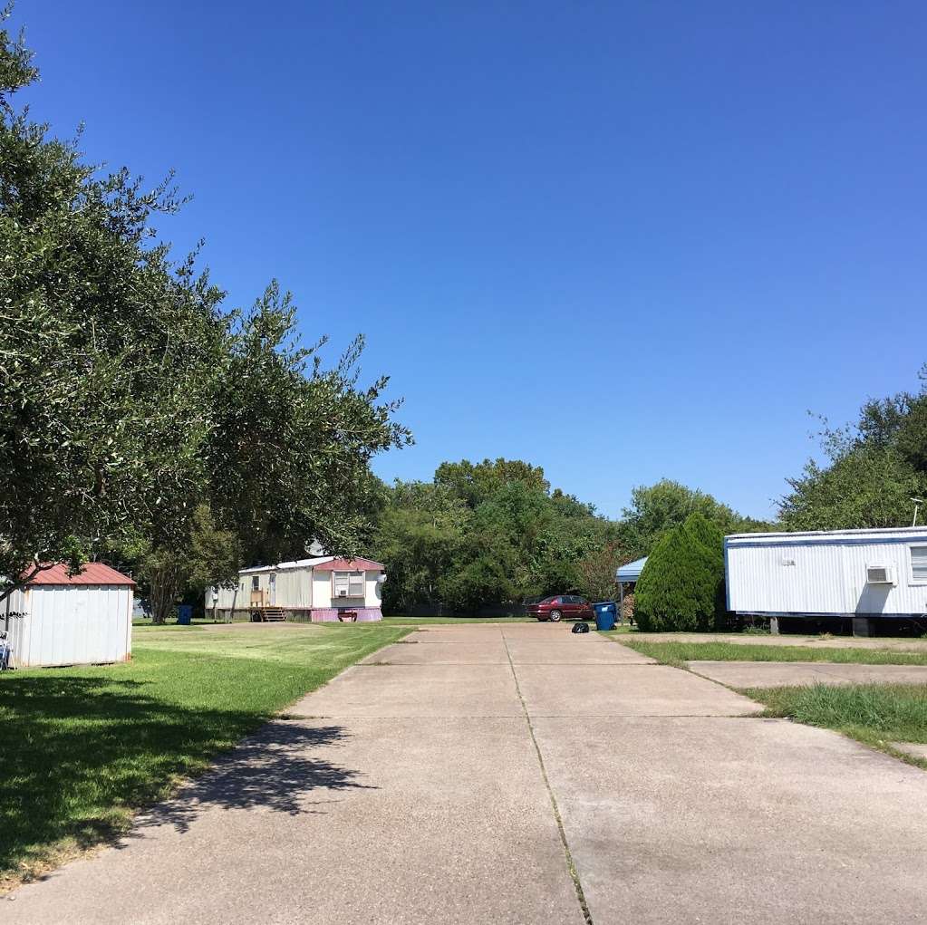 Bayside Mobile Home Park | 1818 Main St, La Marque, TX 77568, USA | Phone: (832) 422-7368