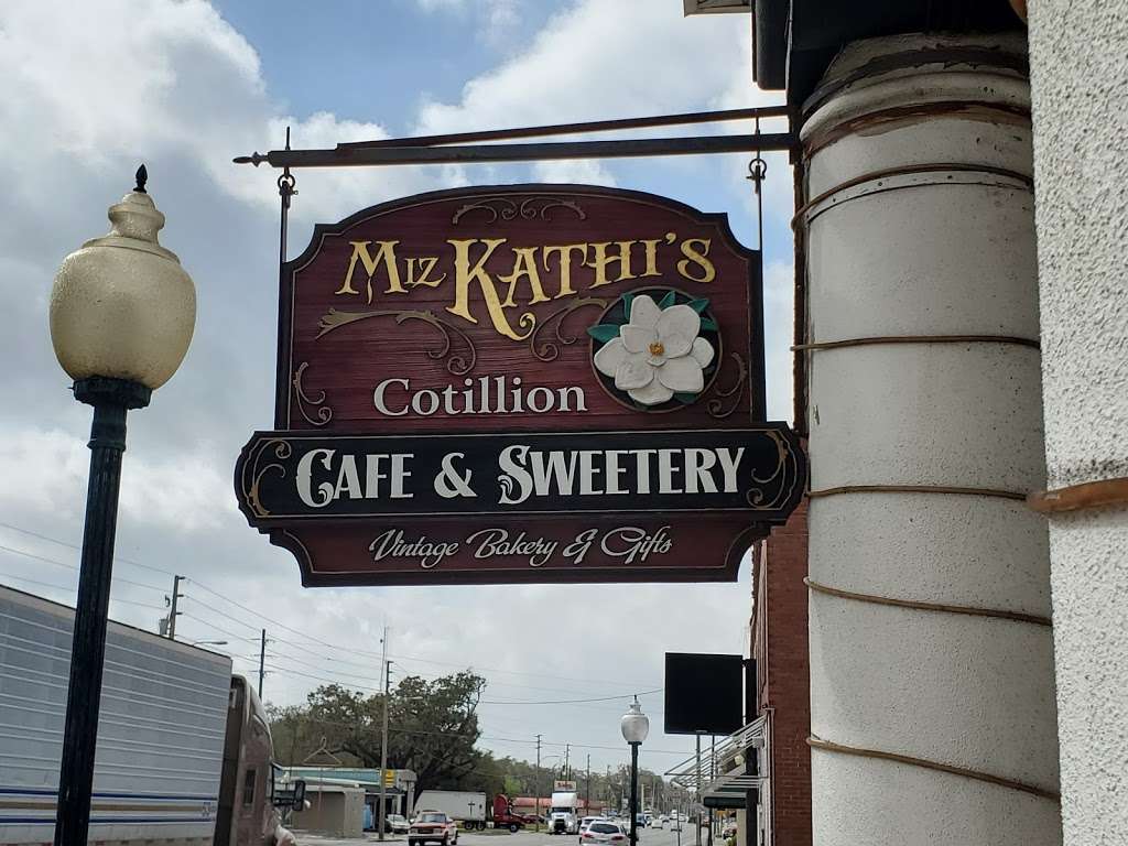 Miz Kathis Southern Sweetery | 105 N Main St, Wildwood, FL 34785, USA | Phone: (352) 748-7437