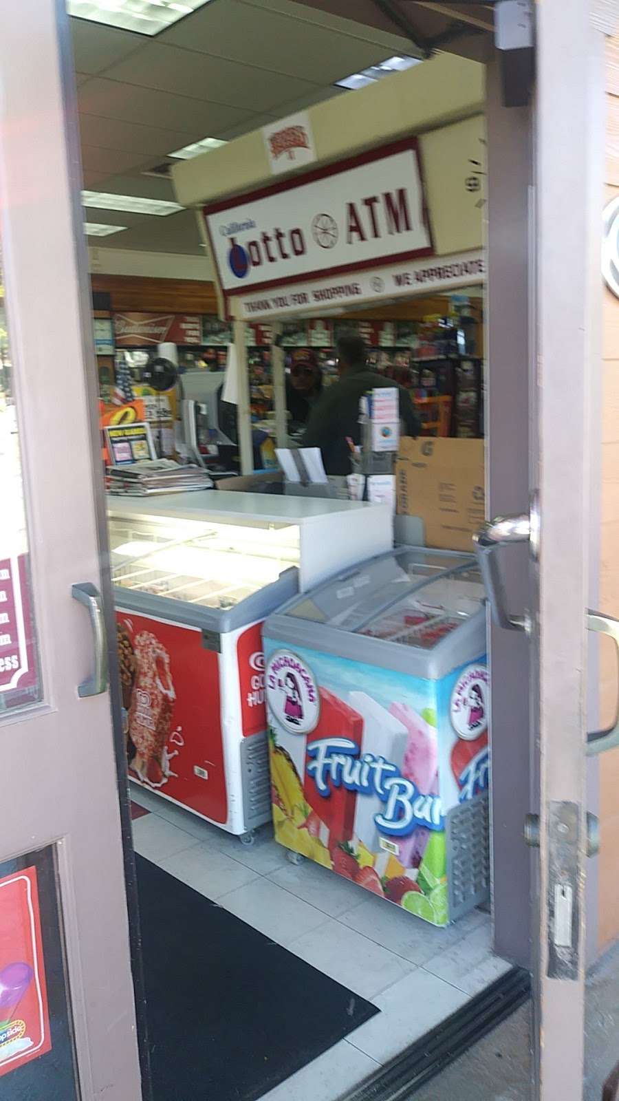 Chatsworth Lake Market | 23400 Lake Manor Dr, Chatsworth, CA 91311, USA | Phone: (818) 888-8555