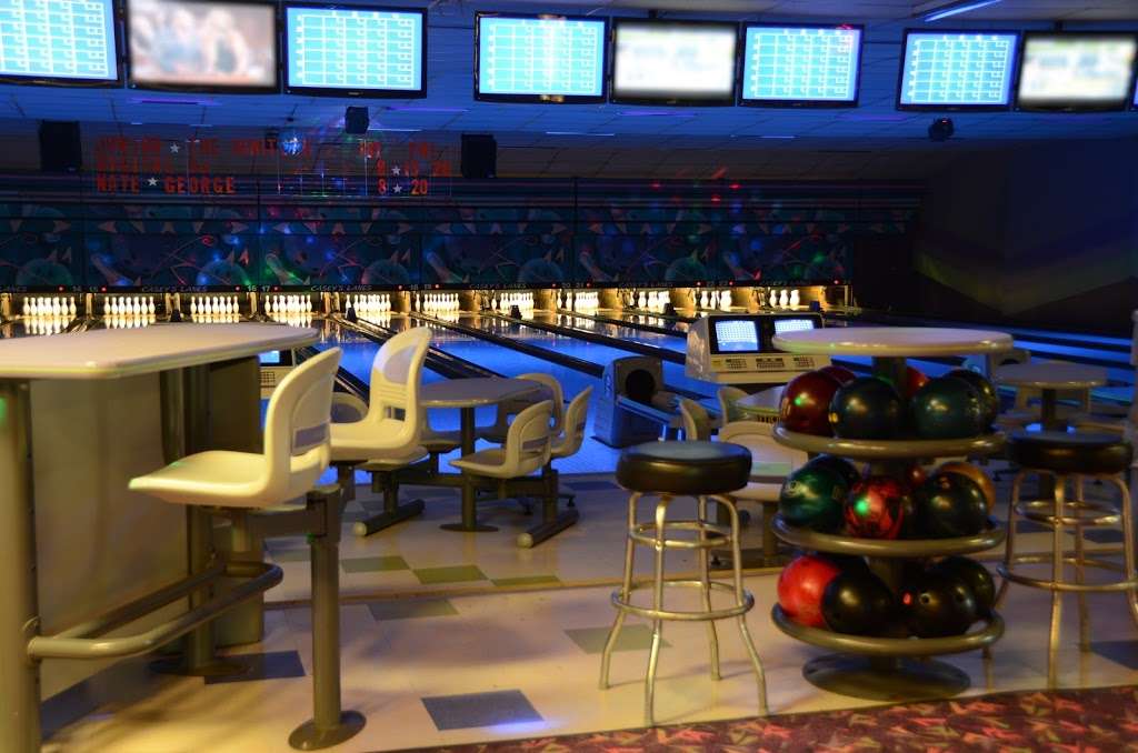 Caseys Lanes | 610 Colfax Ave, La Porte, IN 46350, USA | Phone: (219) 362-1571