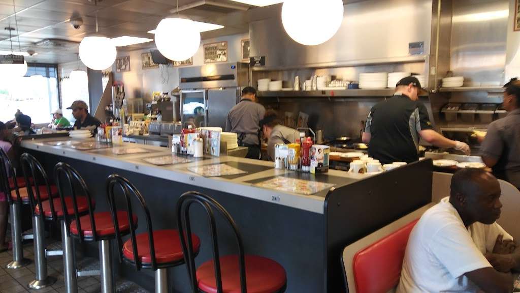 Waffle House | 44215 US-27, Davenport, FL 33897, USA | Phone: (863) 424-1426