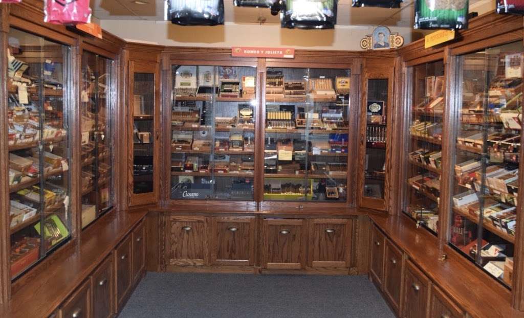 V&R SMOKE SHOP | 130 Mansfield Ave, Norton, MA 02766, USA | Phone: (508) 285-4026