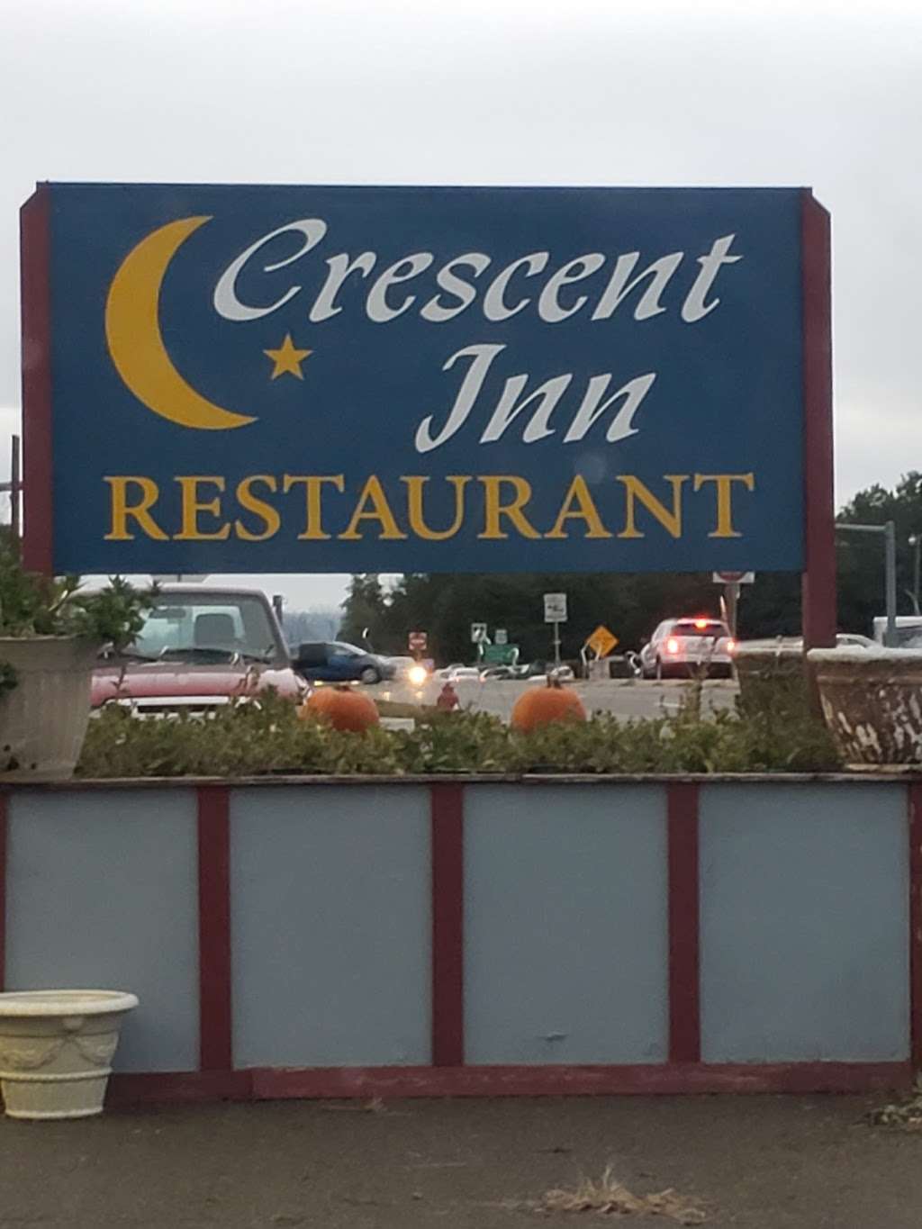Crescent Inn Restaurant | 10144 3 Notch Rd, Troy, VA 22974, USA | Phone: (434) 589-8810