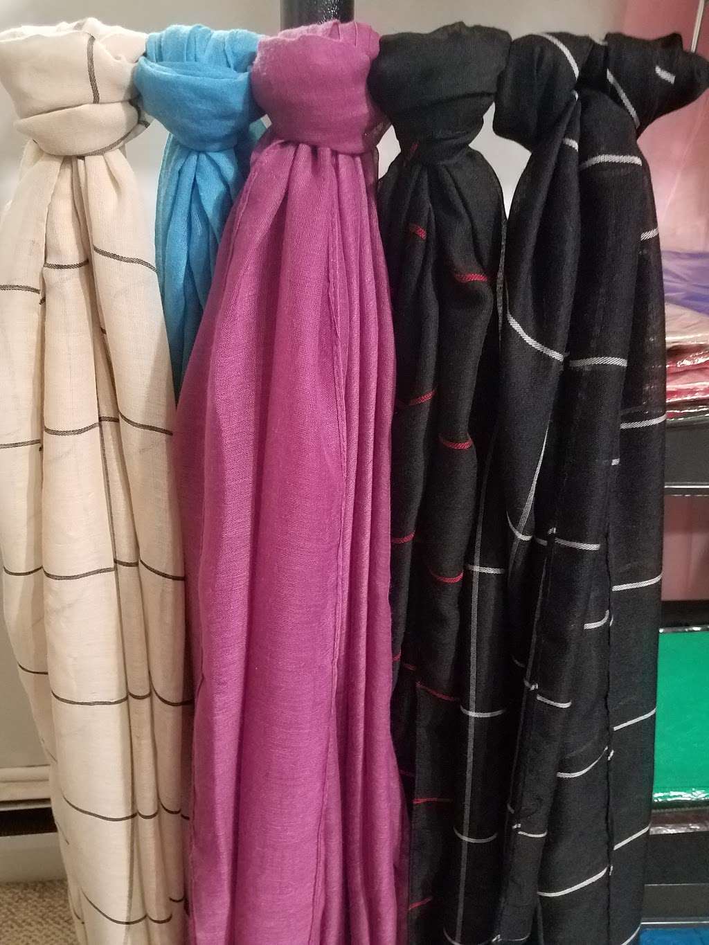 Hijab Style 4U | 795 Inman Ave, Colonia, NJ 07067 | Phone: (732) 910-3677