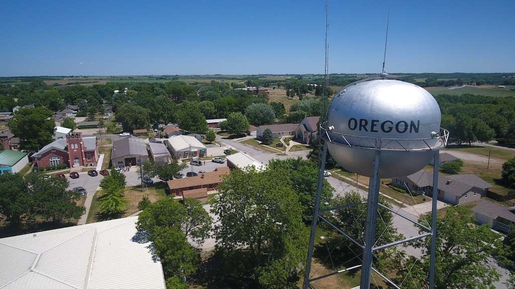 Holt County Courthouse | 102 W Nodaway St, Oregon, MO 64473, USA | Phone: (660) 446-3301