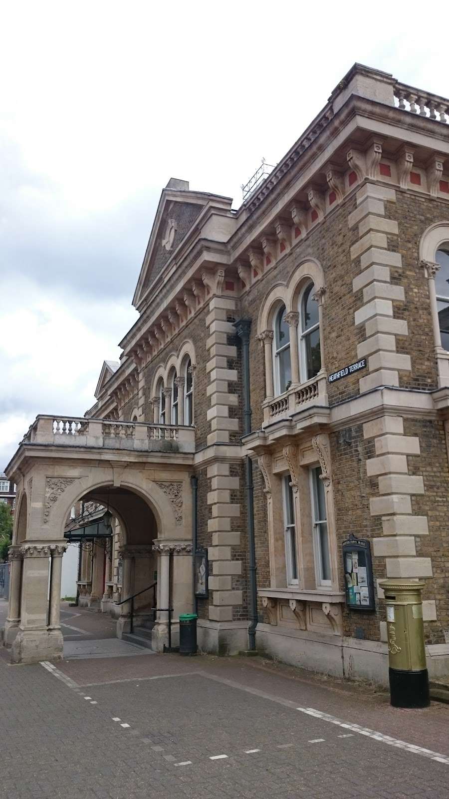 Chiswick Town Hall | Chiswick Town Hall Heathfield Terrace, Turnham Green, Chiswick, London W4 4JN, UK | Phone: 0345 456 6675