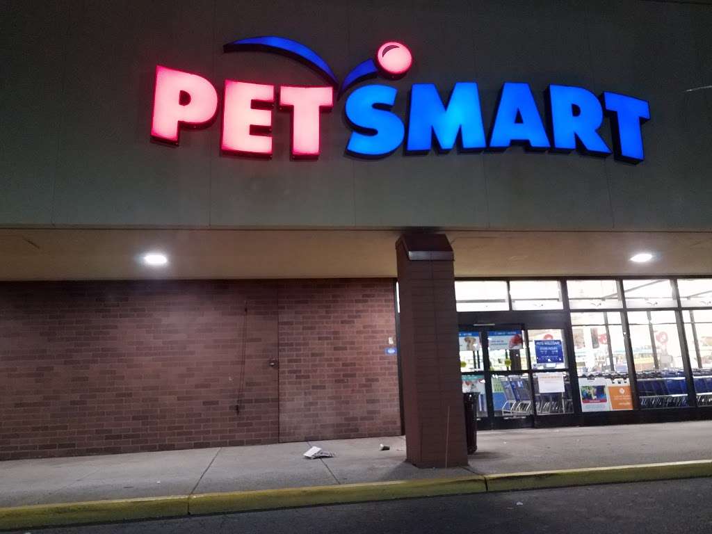 PetSmart | 2180 MacArthur Rd, Whitehall, PA 18052 | Phone: (610) 437-7197