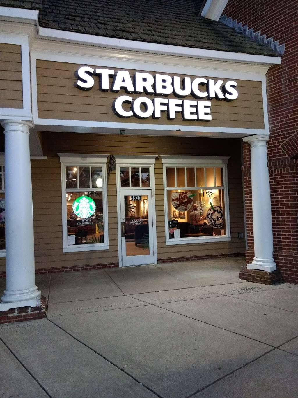 Starbucks | 5623 Stone Rd, Centreville, VA 20120, USA | Phone: (703) 502-4845