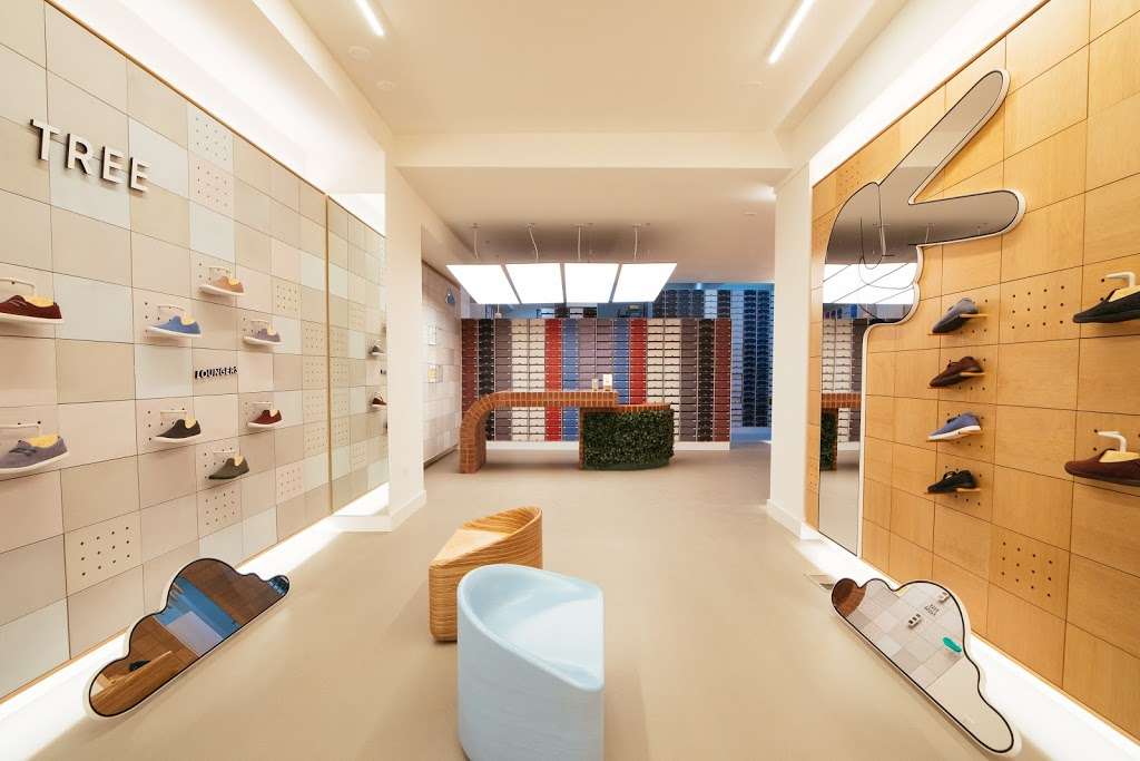 Allbirds Lincoln Park | 843 W Armitage Ave, Chicago, IL 60614, USA | Phone: (888) 963-8944