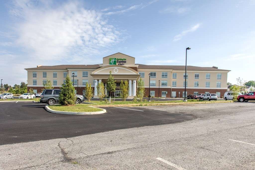 Holiday Inn Express Hotel & Suites | 1900 Historic Dr, Strasburg, PA 17579, USA | Phone: (717) 455-4700