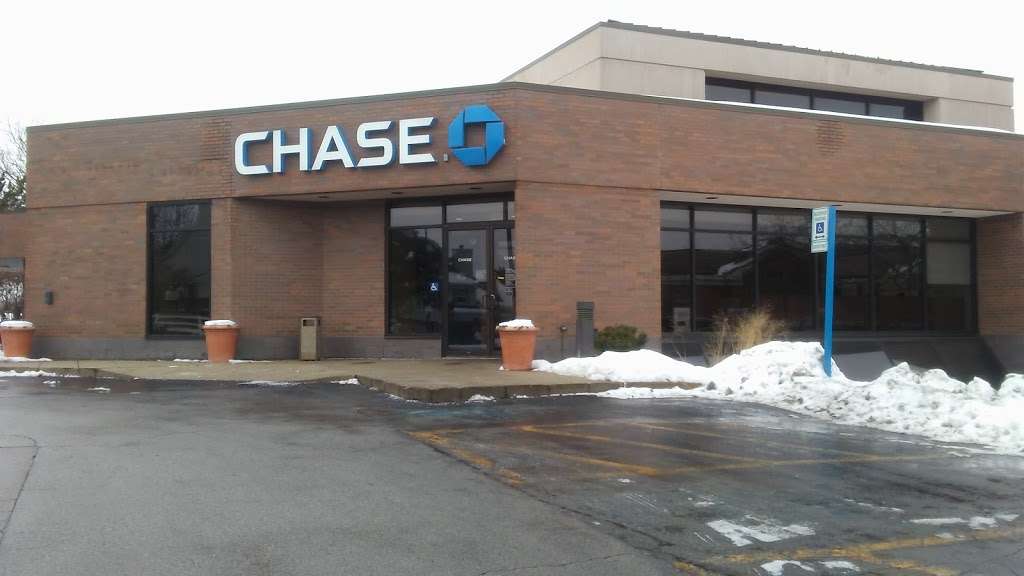 Chase Bank | 500 N Shady Oaks Dr, Elgin, IL 60120 | Phone: (847) 931-3000