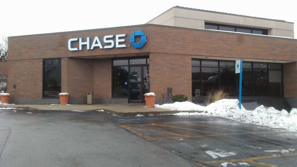 Chase Bank | 500 N Shady Oaks Dr, Elgin, IL 60120, USA | Phone: (847) 931-3000