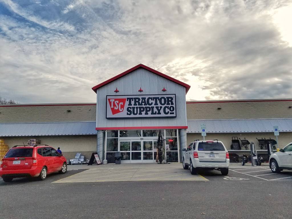 Tractor Supply Co. | 4104 S Elm-Eugene St, Greensboro, NC 27406, USA | Phone: (336) 333-3033