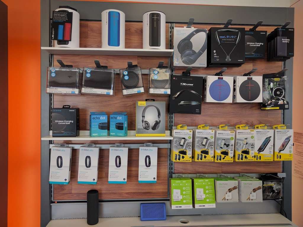 AT&T Store | 12831 Moreno Beach Dr Suite 101, Moreno Valley, CA 92555, USA | Phone: (951) 667-1966