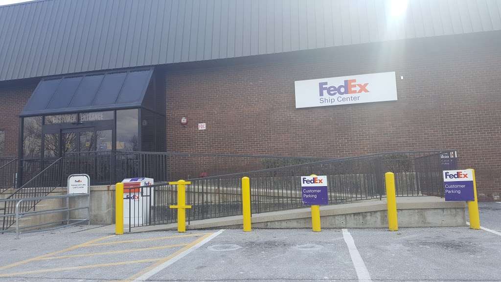 FedEx Ship Center | 719 N Hammonds Ferry Rd, Linthicum Heights, MD 21090, USA | Phone: (800) 463-3339