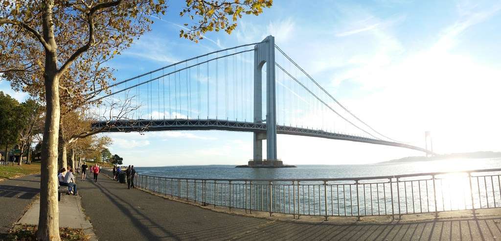 Verrazano Bridge/Lee Av | Brooklyn, NY 11209