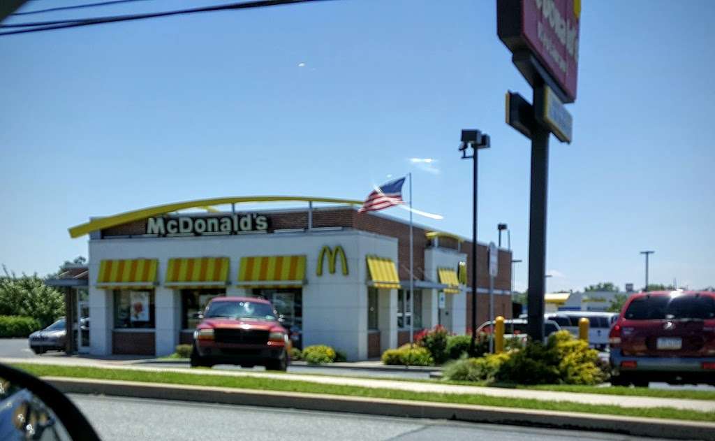 McDonalds | 2090 Lincoln Hwy E, Lancaster, PA 17602, USA | Phone: (717) 394-8957