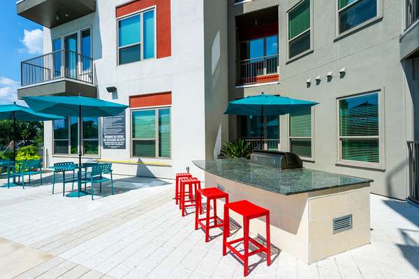 Encore Montrose Apartments | 4508 Graustark St, Houston, TX 77006, USA | Phone: (713) 647-3111