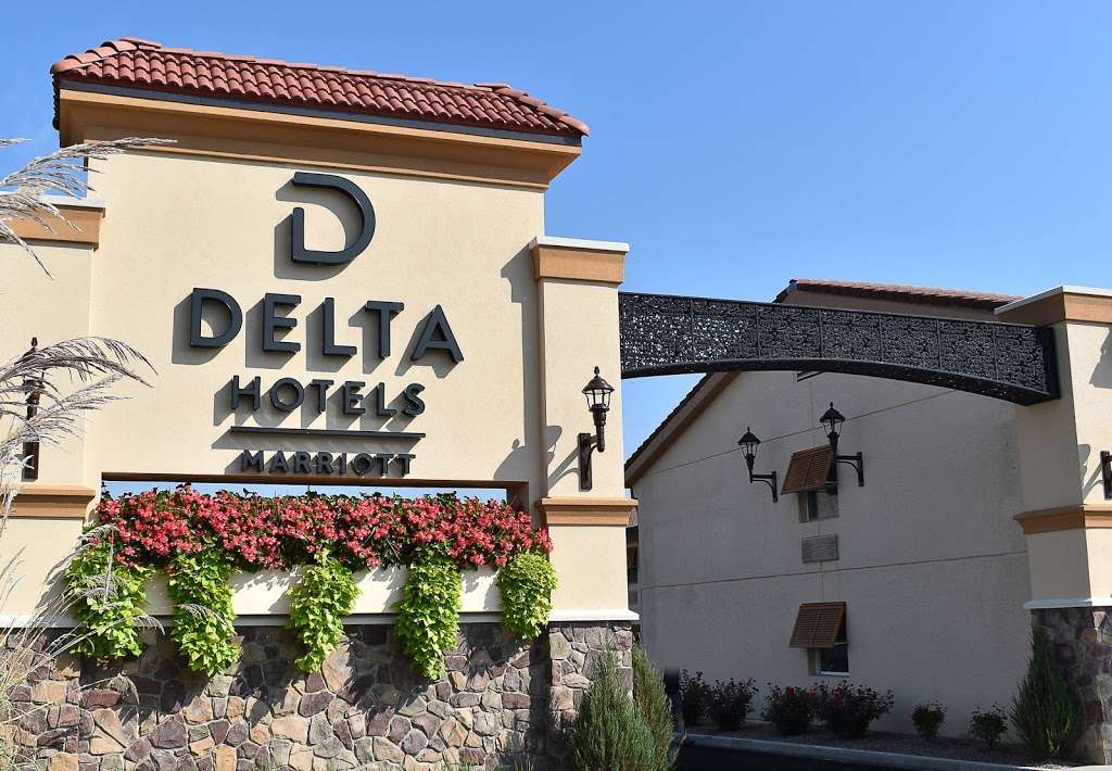 Delta Hotels by Marriott Indianapolis East | 7304 E 21st St, Indianapolis, IN 46219, USA | Phone: (317) 359-1021