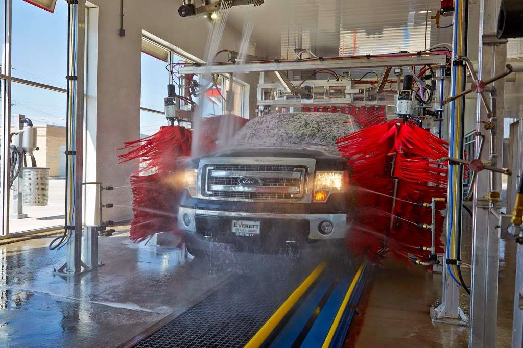WhiteWater Express Car Wash | 628 Coit Rd, Plano, TX 75075, USA | Phone: (214) 504-1770