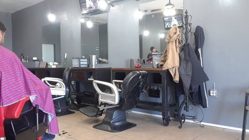 Mikeys Gs Barber Shop | 3305 S 12th Ave, Tucson, AZ 85713, USA | Phone: (520) 573-7357