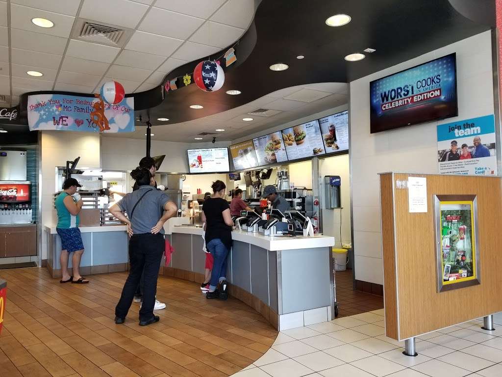 McDonalds | 2912 61st St, Galveston, TX 77551, USA | Phone: (409) 744-5214