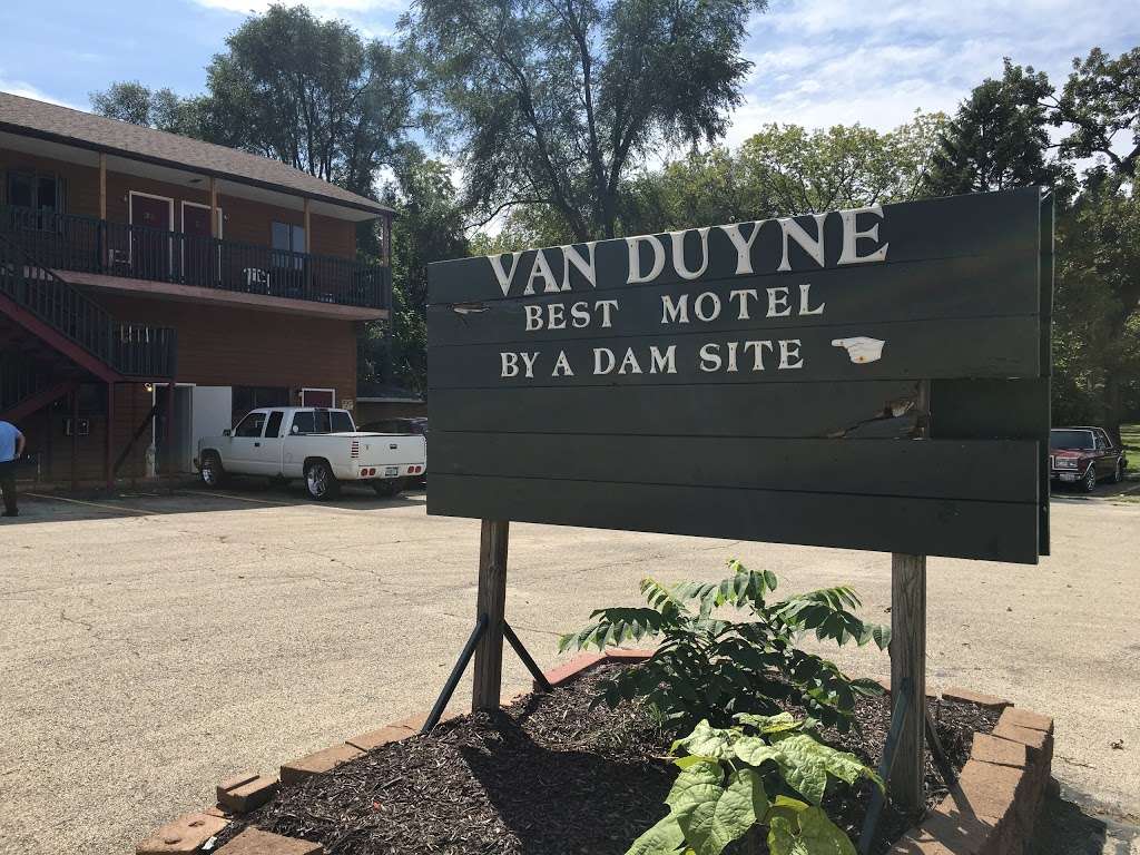 Van Duynes Motel | 107 Bridge St, Wilmington, IL 60481, USA | Phone: (815) 476-2801