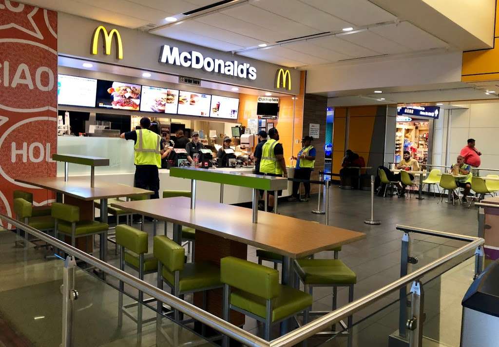 McDonalds | Terminal B, 2141 International Pkwy, Dallas, TX 75261, USA | Phone: (972) 973-7842