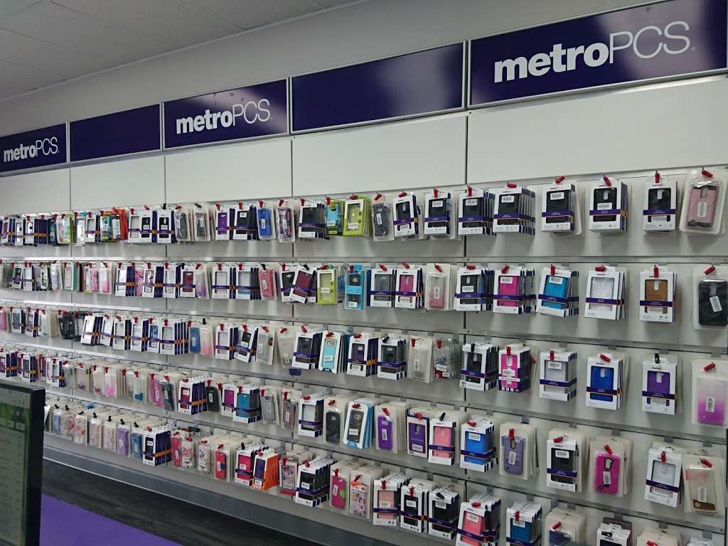 Metro by T-Mobile | 4649 NW 199th St, Miami Gardens, FL 33055, USA | Phone: (305) 305-9040